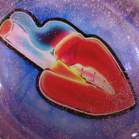 Resin ashtray - Picture 4 of 6